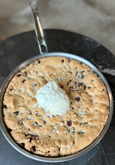 Chocolate Chip & Heath Bar Crunch Pizookie - Hestan Culinary